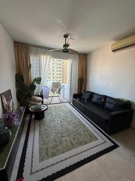 Grandeur 8, 2 Ang Mo Kio Central 3, 3 Bedrooms, 1,259 sqft, Condominium For Sale, by Candy Peck, 500105612 - Living Room - PropertyGuru.com.sg