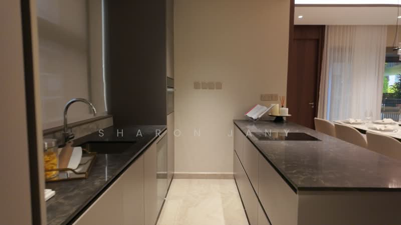 The Giverny Residences, 6 Robin Drive, 4 Bedrooms, 2,734 sqft, Condominium For Sale, by Sharon Jany, 500105613 - Kitchen - PropertyGuru.com.sg