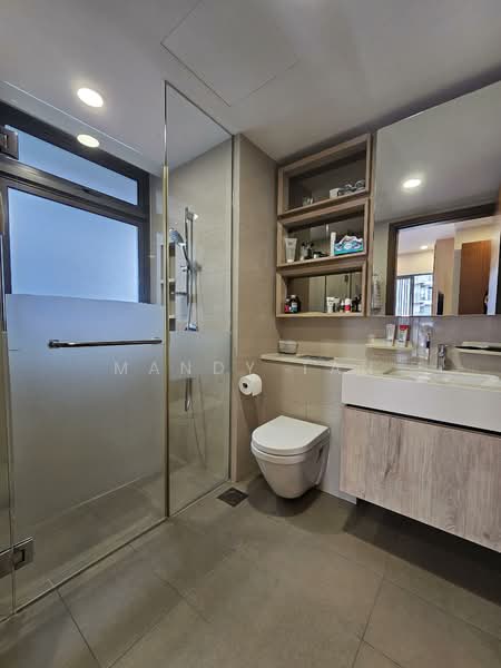 Riverbank at Fernvale, 17 Fernvale Close, 3 Bedrooms, 1,044 sqft, Condominium For Sale, by Mandy Tan, 500105619 - Bathroom - PropertyGuru.com.sg