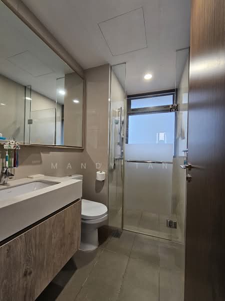 Riverbank at Fernvale, 17 Fernvale Close, 3 Bedrooms, 1,044 sqft, Condominium For Sale, by Mandy Tan, 500105619 - Bathroom - PropertyGuru.com.sg