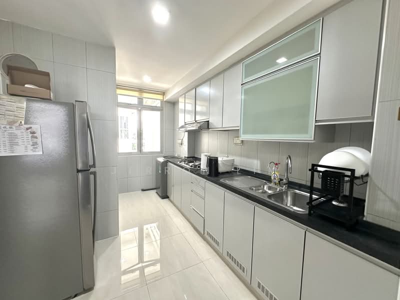Evergreen View, 15 Lorong 36 Geylang, 2 Bedrooms, 1,270 sqft, Condominium For Rent, by Jerron Lim, 500105621 - Kitchen - PropertyGuru.com.sg