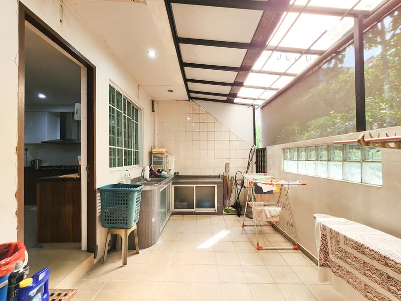 Bunga Rampai Place, , 5 Bedrooms, 2,800 sqft, Terraced House For Sale, by Zoe Tan, 500105623 - Kitchen - PropertyGuru.com.sg