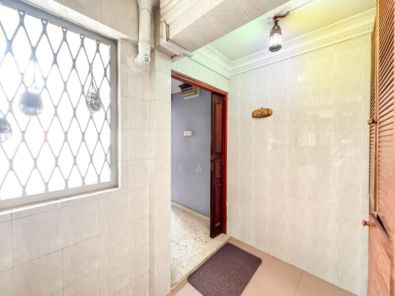 72 Bedok South Avenue 3, 72 Bedok South Avenue 3, 4 Bedrooms, 1,345 sqft, HDB Flat For Sale, by Keesya Ang, 500105638 - Entrance - PropertyGuru.com.sg