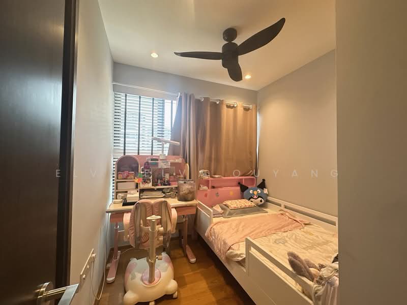 Grandeur Park Residences, 1 Bedok South Avenue 3, 4 Bedrooms, 1,238 sqft, Condominium For Sale, by Elva Elva Ouyang, 500105648 - Bedroom - PropertyGuru.com.sg