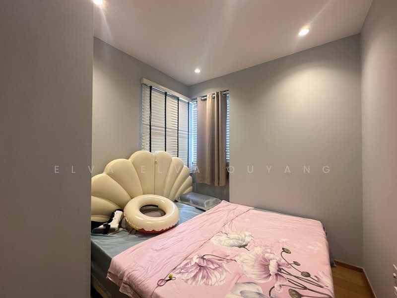 Grandeur Park Residences, 1 Bedok South Avenue 3, 4 Bedrooms, 1,238 sqft, Condominium For Sale, by Elva Elva Ouyang, 500105648 - Bedroom - PropertyGuru.com.sg