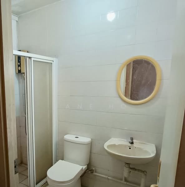 546 Woodlands Drive 16, 546 Woodlands Drive 16, 3 Bedrooms, 1,000 sqft, HDB Flat For Sale, by Jane Ho, 500105673 - Bathroom - PropertyGuru.com.sg