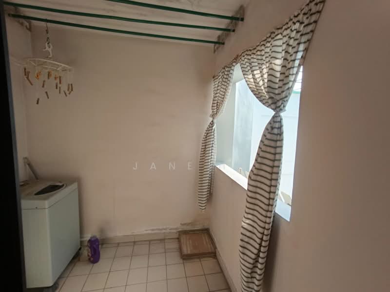 546 Woodlands Drive 16, 546 Woodlands Drive 16, 3 Bedrooms, 1,000 sqft, HDB Flat For Sale, by Jane Ho, 500105673 - Balcony - PropertyGuru.com.sg