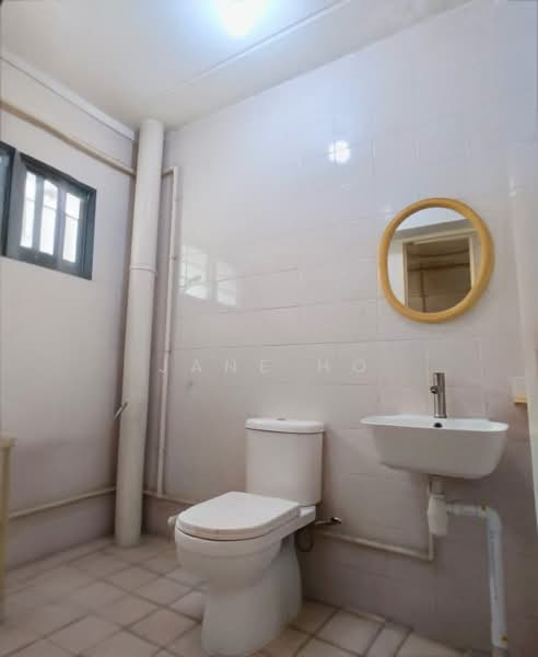 546 Woodlands Drive 16, 546 Woodlands Drive 16, 3 Bedrooms, 1,000 sqft, HDB Flat For Sale, by Jane Ho, 500105673 - Bathroom - PropertyGuru.com.sg