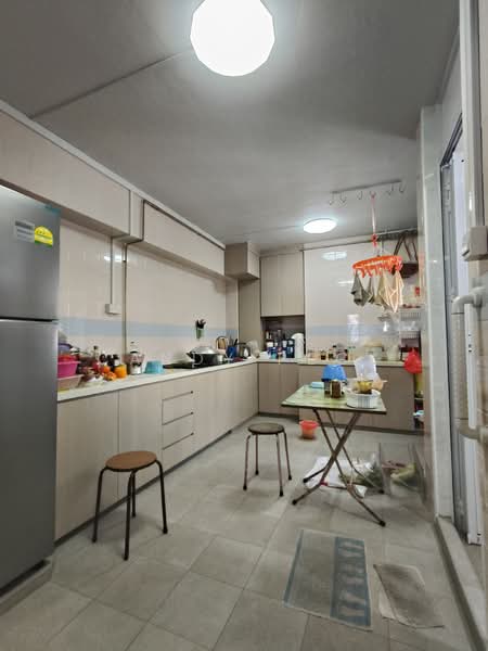 252 Bishan Street 22, 252 Bishan Street 22, 3 Bedrooms, 1,249 sqft, HDB Flat For Sale, by Candy Peck, 500105675 - Kitchen - PropertyGuru.com.sg