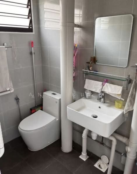875 Tampines Street 84, 875 Tampines Street 84, 3 Bedrooms, 1,150 sqft, HDB Flat For Rent, by Andy Kuah, 500105677 - Bathroom - PropertyGuru.com.sg