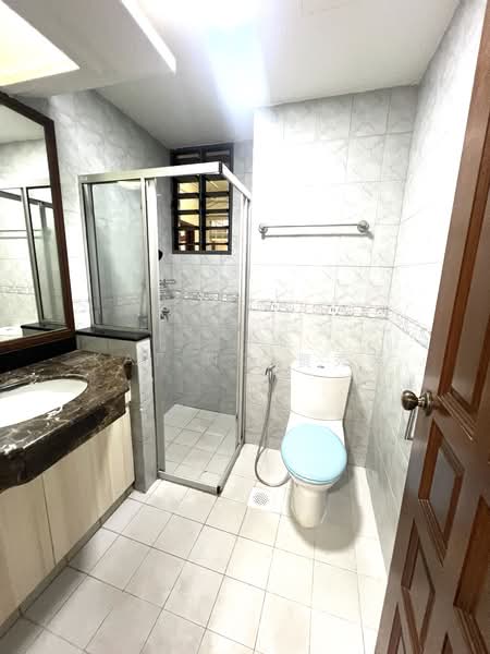 Carissa Park Condo, 2 Flora Drive, 3 Bedrooms, 1,324 sqft, Condominium For Sale, by Kat Ng 黄秀芳, 500105681 - Bathroom - PropertyGuru.com.sg