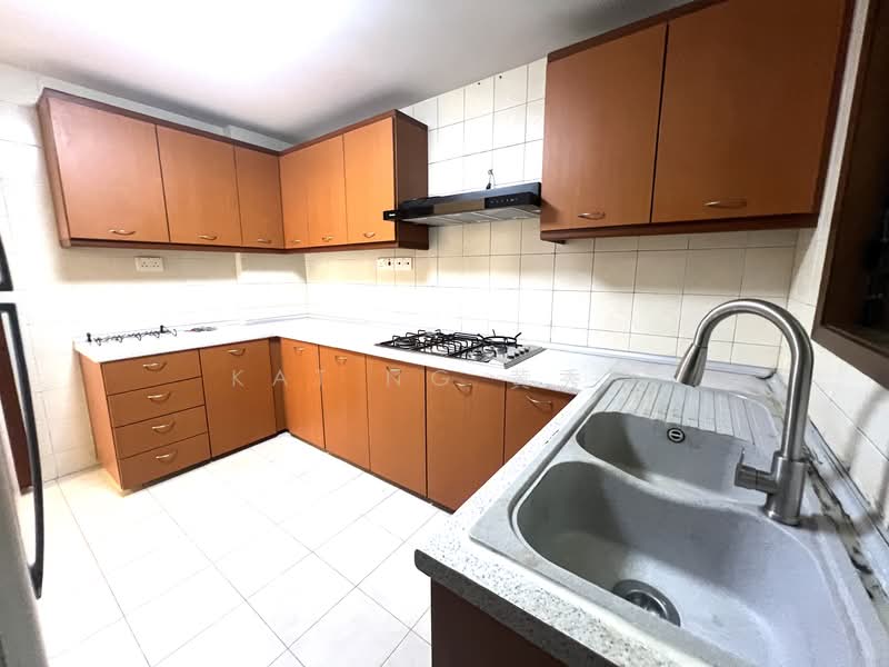 Carissa Park Condo, 2 Flora Drive, 3 Bedrooms, 1,324 sqft, Condominium For Sale, by Kat Ng 黄秀芳, 500105681 - Kitchen - PropertyGuru.com.sg