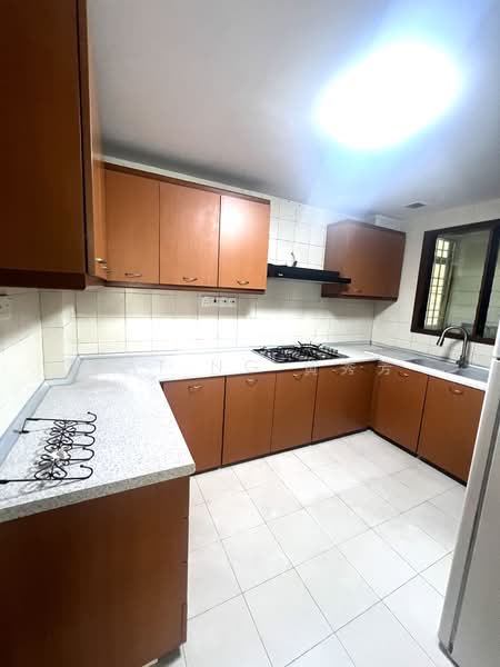 Carissa Park Condo, 2 Flora Drive, 3 Bedrooms, 1,324 sqft, Condominium For Sale, by Kat Ng 黄秀芳, 500105681 - Kitchen - PropertyGuru.com.sg