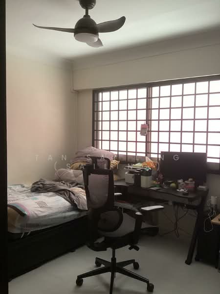 222 Hougang Street 21, 222 Hougang Street 21, 4 Bedrooms, 1,593 sqft, HDB Flat For Sale, by Tan Sai Ling (SAILING), 500105700 - Bedroom - PropertyGuru.com.sg