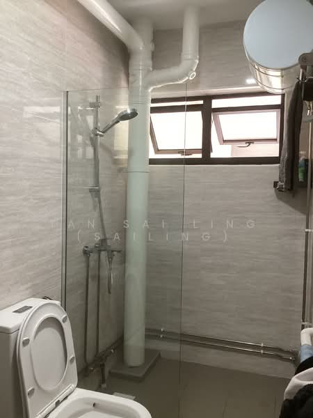 222 Hougang Street 21, 222 Hougang Street 21, 4 Bedrooms, 1,593 sqft, HDB Flat For Sale, by Tan Sai Ling (SAILING), 500105700 - Bathroom - PropertyGuru.com.sg