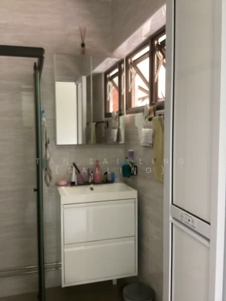 222 Hougang Street 21, 222 Hougang Street 21, 4 Bedrooms, 1,593 sqft, HDB Flat For Sale, by Tan Sai Ling (SAILING), 500105700 - Bathroom - PropertyGuru.com.sg