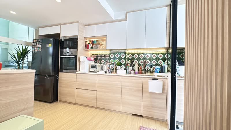 Rosyth Terrace, Rosyth Terrace, 7 Bedrooms, 4,200 sqft, Terraced House For Sale, by Jason Tan (陈春億), 500105710 - Kitchen - PropertyGuru.com.sg