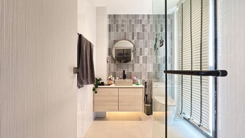 Rosyth Terrace, Rosyth Terrace, 7 Bedrooms, 4,200 sqft, Terraced House For Sale, by Jason Tan (陈春億), 500105710 - Bathroom - PropertyGuru.com.sg