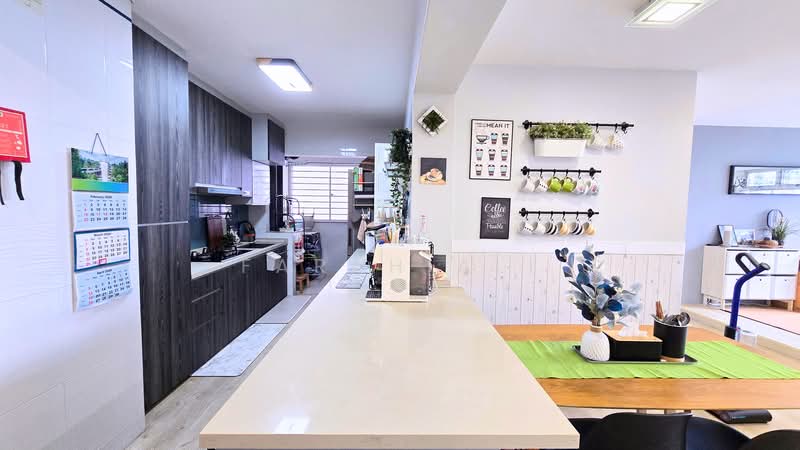443C Fajar Road, 443C Fajar Road, 3 Bedrooms, 1,216 sqft, HDB Flat For Sale, by Farah Ali, 500105731 - Kitchen - PropertyGuru.com.sg