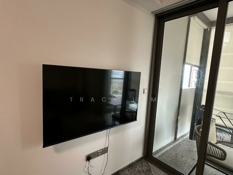 One Bernam, 1 Bernam Street, 2 Bedrooms, 807 sqft, Condominium For Rent, by Tracy Lim, 500105744 - Balcony - PropertyGuru.com.sg