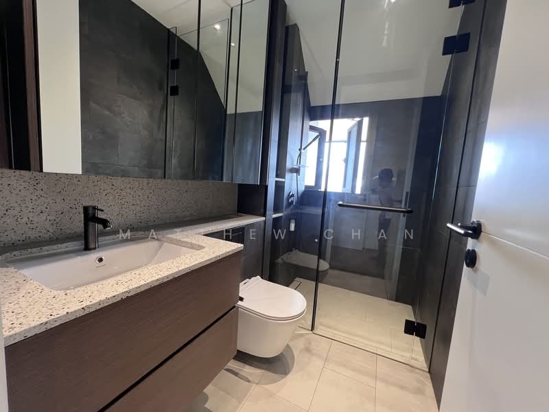 Maple Leaf Elite 1, 120 Rangoon Rd, 2 Bedrooms, 933 sqft, Apartment For Rent, by Matthew Chan, 500105747 - Bathroom - PropertyGuru.com.sg