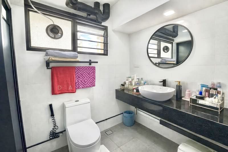756 Woodlands Avenue 4, 756 Woodlands Avenue 4, 3 Bedrooms, 1,087 sqft, HDB Flat For Sale, by Hidayat Shariff, 500105750 - Bathroom - PropertyGuru.com.sg
