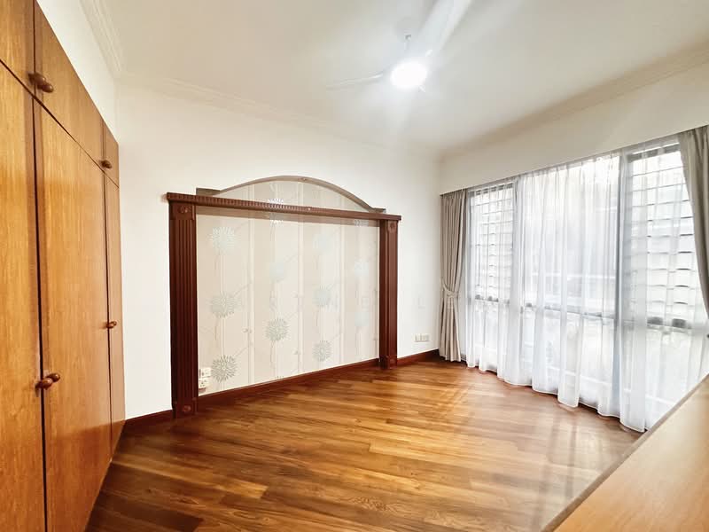 Glendale Park, 21 Hillview Avenue, 3 Bedrooms, 1,216 sqft, Condominium For Sale, by Karine Lee, 500105756 - Master Bedroom - PropertyGuru.com.sg