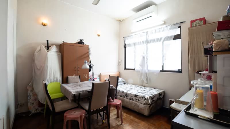 Jalan Pernama, , 4 Bedrooms, 2,800 sqft, Semi-Detached House For Sale, by Andy Law, 500105758 - Bedroom - PropertyGuru.com.sg