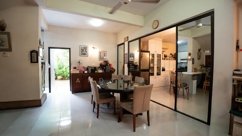 Jalan Pernama, , 4 Bedrooms, 2,800 sqft, Semi-Detached House For Sale, by Andy Law, 500105758 - Dining Room - PropertyGuru.com.sg