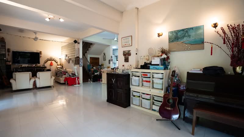 Jalan Pernama, , 4 Bedrooms, 2,800 sqft, Semi-Detached House For Sale, by Andy Law, 500105758 - Living Room - PropertyGuru.com.sg