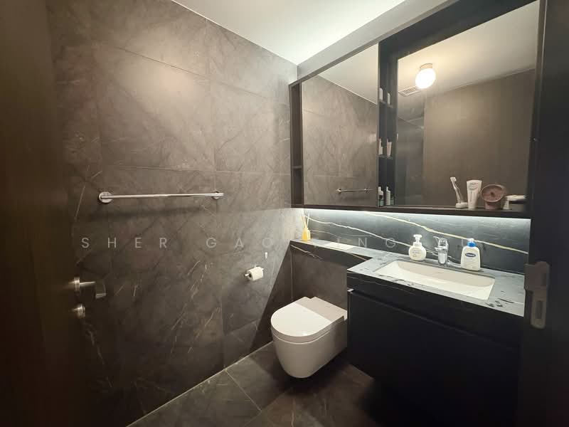 Hyll on Holland, 89 Holland Road, 2 Bedrooms, 603 sqft, Condominium For Sale, by Sher Gao Ting Yu, 500105760 - Bathroom - PropertyGuru.com.sg