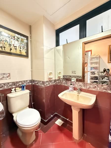 Chiltern Park, 135 Serangoon Avenue 3, 3 Bedrooms, 1,572 sqft, Condominium For Sale, by Tham Wai Fong CT, 500105761 - Bathroom - PropertyGuru.com.sg