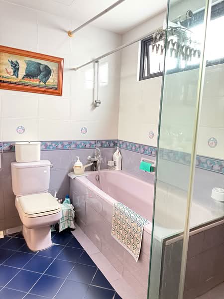 Chiltern Park, 135 Serangoon Avenue 3, 3 Bedrooms, 1,572 sqft, Condominium For Sale, by Tham Wai Fong CT, 500105761 - Bathroom - PropertyGuru.com.sg