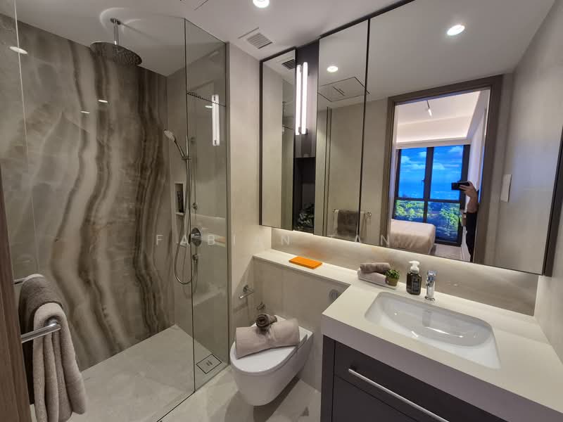 Bayshore, , 5 Bedrooms, 1,582 sqft, Condominium For Sale, by Fabian Tan, 500105765 - Bathroom - PropertyGuru.com.sg