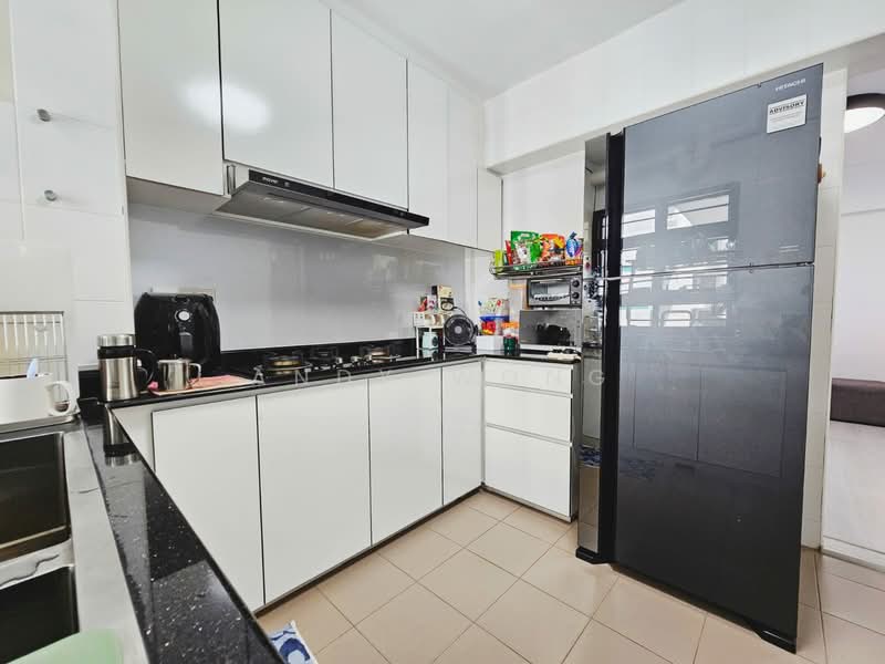 439A Sengkang West Avenue, 439A Sengkang West Avenue, 3 Bedrooms, 1,011 sqft, HDB Flat For Sale, by Andy Wong, 500105778 - Kitchen - PropertyGuru.com.sg