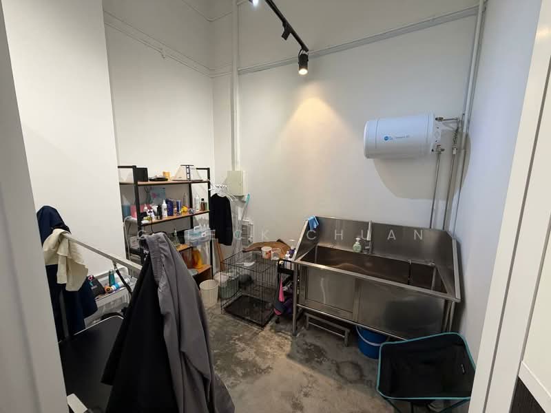 East Village, 430 Upper Changi Road, 226 sqft, Mall Shop For Sale, by Ng Teck Chuan, 500105780 - Interior - CommercialGuru.com.sg