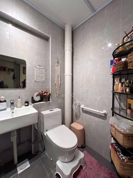 278 Choa Chu Kang Avenue 3, 278 Choa Chu Kang Avenue 3, 3 Bedrooms, 1,119 sqft, HDB Flat For Sale, by Raymond Tung, 500105781 - Master Bathroom - PropertyGuru.com.sg