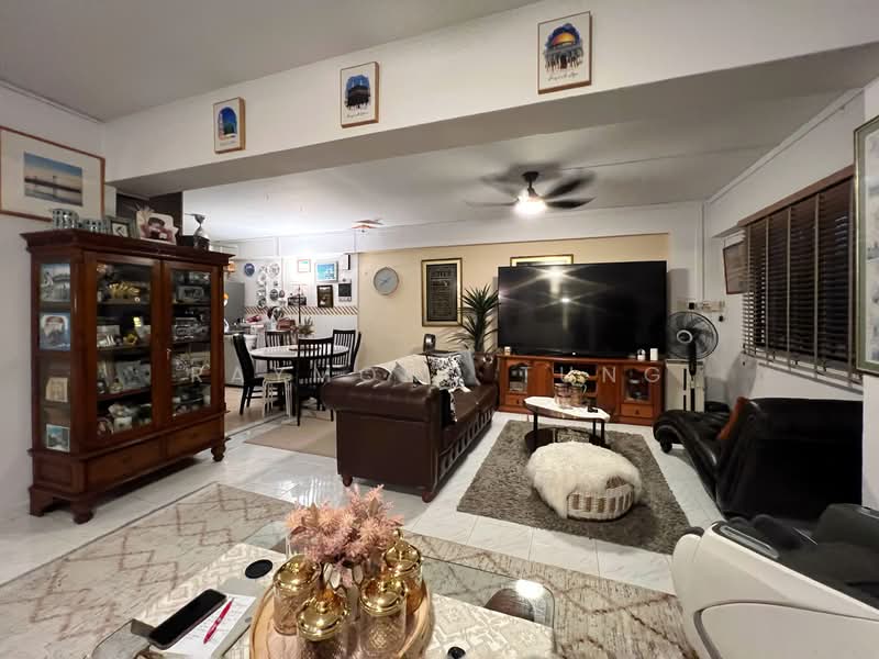 278 Choa Chu Kang Avenue 3, 278 Choa Chu Kang Avenue 3, 3 Bedrooms, 1,119 sqft, HDB Flat For Sale, by Raymond Tung, 500105781 - Living Room - PropertyGuru.com.sg