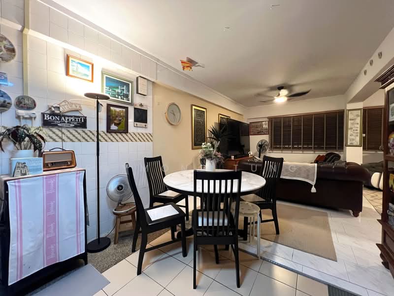 278 Choa Chu Kang Avenue 3, 278 Choa Chu Kang Avenue 3, 3 Bedrooms, 1,119 sqft, HDB Flat For Sale, by Raymond Tung, 500105781 - Dining / Living Room - PropertyGuru.com.sg