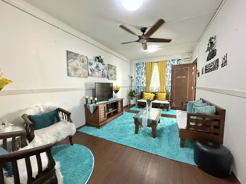 157 Woodlands Street 13, 157 Woodlands Street 13, 2 Bedrooms, 785 sqft, HDB Flat For Sale, by Hassan Bin Jaafar, 500105787 - Living Room - PropertyGuru.com.sg