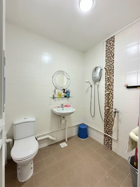 157 Woodlands Street 13, 157 Woodlands Street 13, 2 Bedrooms, 785 sqft, HDB Flat For Sale, by Hassan Bin Jaafar, 500105787 - Bathroom - PropertyGuru.com.sg