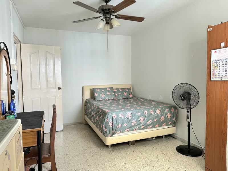 157 Woodlands Street 13, 157 Woodlands Street 13, 2 Bedrooms, 785 sqft, HDB Flat For Sale, by Hassan Bin Jaafar, 500105787 - Bedroom - PropertyGuru.com.sg