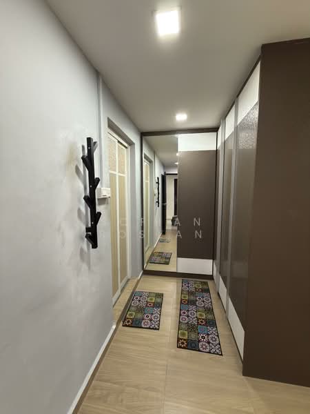 504 Woodlands Drive 14, 504 Woodlands Drive 14, 3 Bedrooms, 1,336 sqft, HDB Flat For Sale, by Sofian Roslan, 500105801 - Entrance - PropertyGuru.com.sg