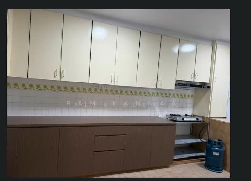 240 Yishun Ring Road, 240 Yishun Ring Road, 3 Bedrooms, 1,323 sqft, HDB Flat For Rent, by RAM kannan, 500105814 - Kitchen - PropertyGuru.com.sg
