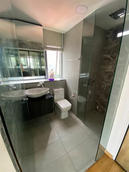 Spottiswoode Suites, 16 Spottiswoode Park Road, 3 Bedrooms, 786 sqft, Condominium For Sale, by Poon H K Barry, 500105815 - Bathroom - PropertyGuru.com.sg