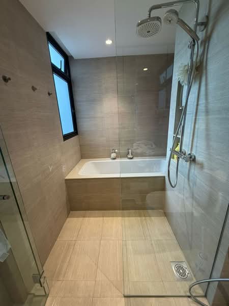 CHEAP!! Rosyth School 1km 乐赛学校学区 ☎️ 8321.8433, , 5 Bedrooms, 1,538 sqft, Condominium For Sale, by Yee Wei Ng, 500105817 - Bathroom - PropertyGuru.com.sg