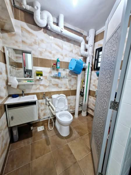 5A Marsiling Drive, 5A Marsiling Drive, Room Rental, 150 sqft, HDB Flat For Rent, by Sabrina T, 500105836 - Bathroom - PropertyGuru.com.sg
