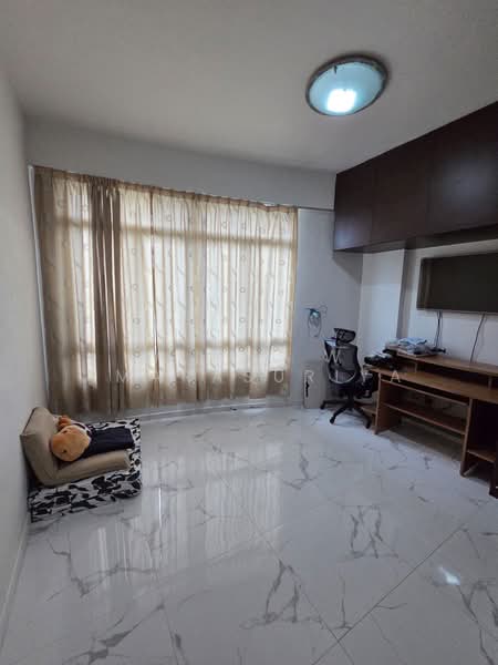 Northvale, 73 Choa Chu Kang Loop, 2 Bedrooms, 1,087 sqft, Condominium For Sale, by Wimal W Amarasuriya, 500105837 - Living Room - PropertyGuru.com.sg