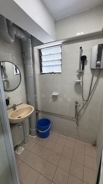 6 Everton Park, 6 Everton Park, 2 Bedrooms, 775 sqft, HDB Flat For Sale, by Charles Ng 吳忠发, 500105838 - Bathroom - PropertyGuru.com.sg