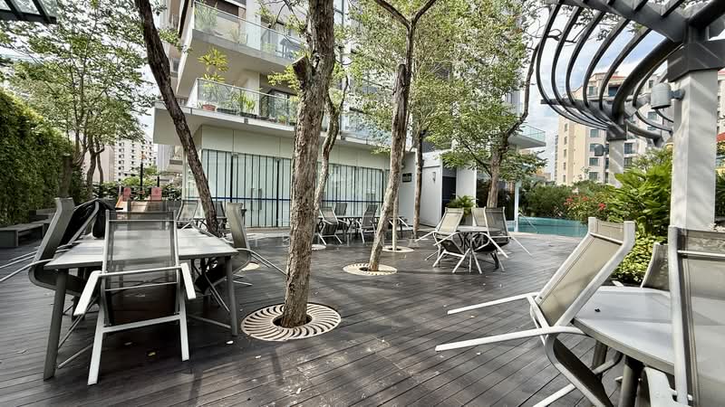 The Pier at Robertson, 80 Mohamed Sultan Road, 2 Bedrooms, 1,055 sqft, Apartment For Sale, by Christina May, 500105846 - Newly Refurbished Poolside BBQ Seating - PropertyGuru.com.sg